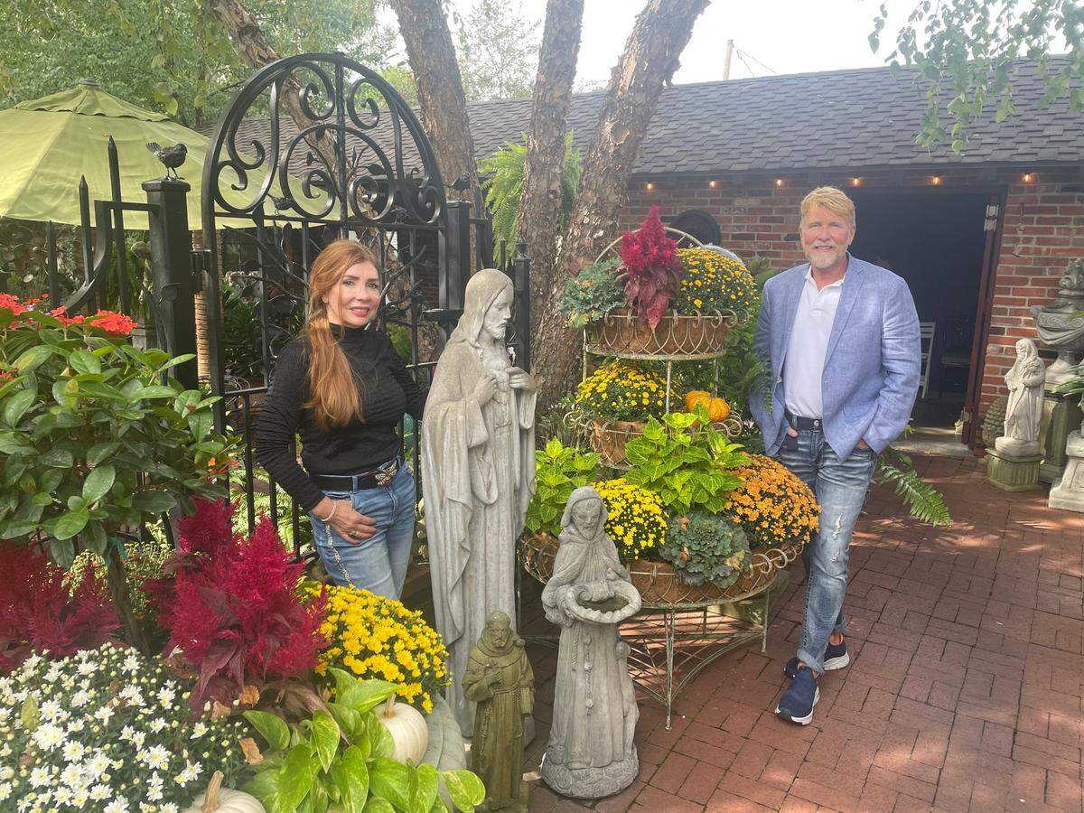 Vivilore owners Cindy Foster and Whit Ross.