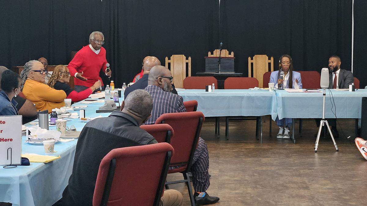 Kansas City East Side leaders discussed police presence and public safety at Linwood Shopping Center at an Urban Summit meeting on Sept. 27, 2024.