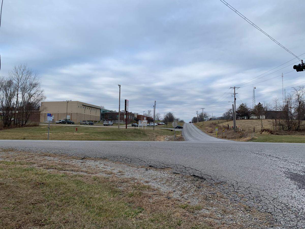 A traffic wreck Wednesday at U.S. 24 and 24th Street in Lexington, Missori, killed one teenager and injured four others. The crash scene is hear the local high school.