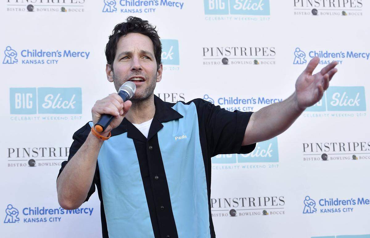 Paul Rudd greeted fans on the red carpet in 2017 before heading in for their Big Slick bowling tournament at Pinstripes in Overland Park.