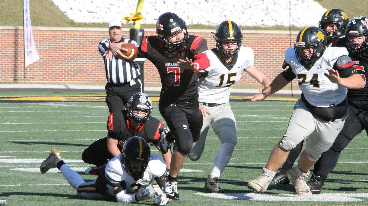 Odessa quarterback Josey Meieraraend skirts through the defense during the Bulldogs’ win over Cassville Saturday.