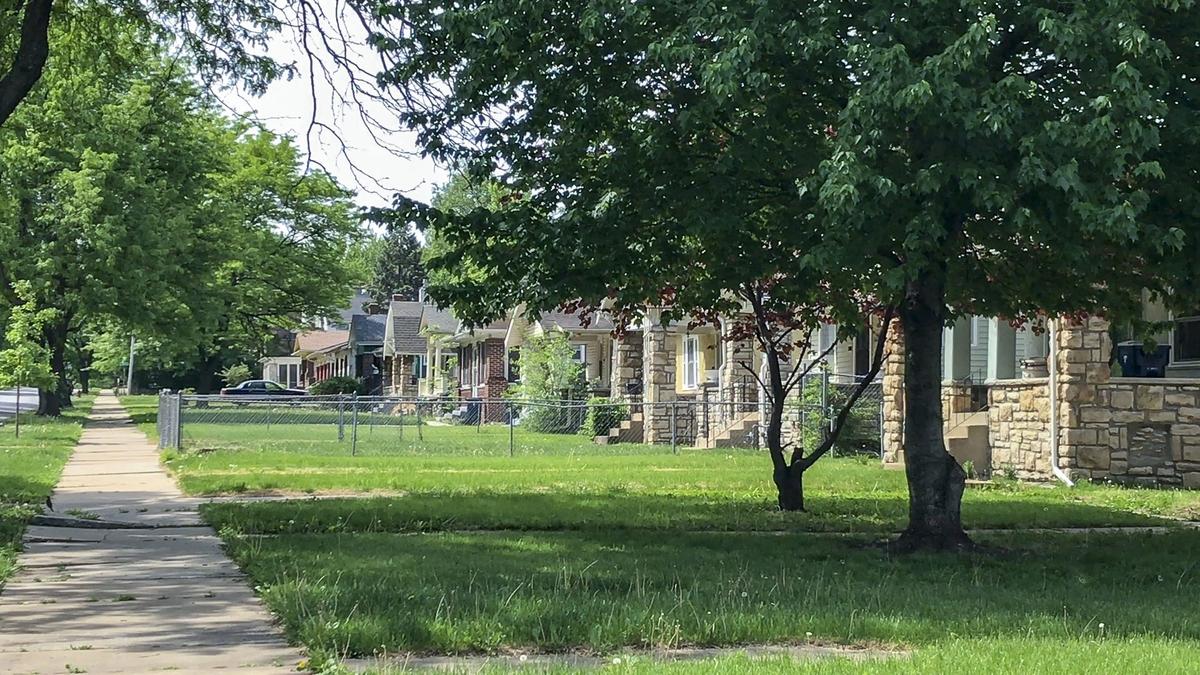 A neighborhood near 79th Street along The Paseo.