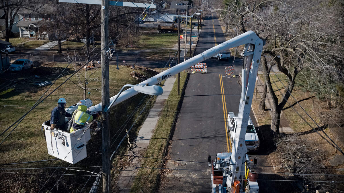Winds, storms leave thousands without power in Kansas City | Kansas ...