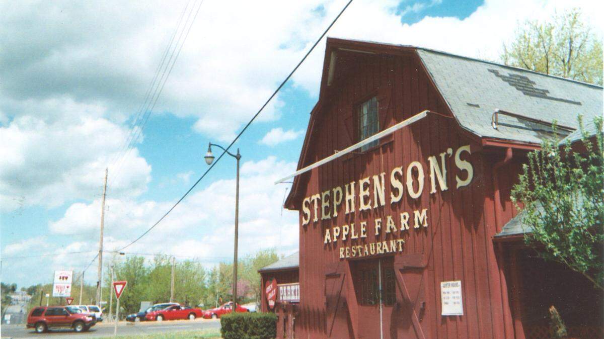 Stephenson’s Old Apple Farm Restaurant closed in 2007. Soon, Kansas Citians can have its apple butter and spices.