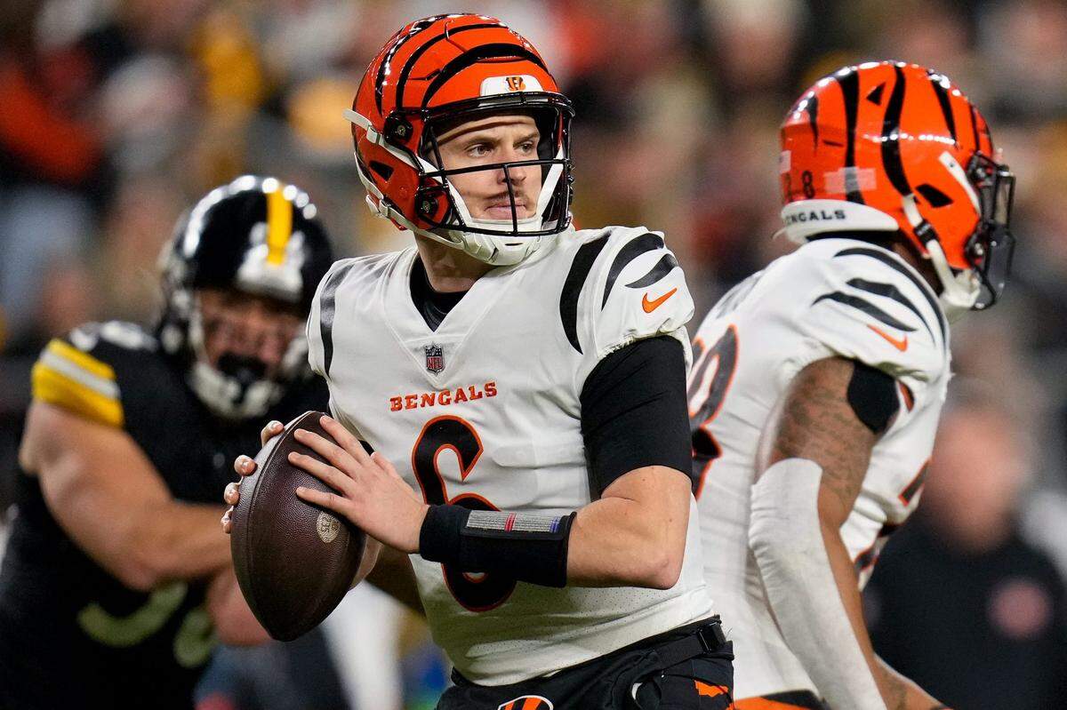 Cincinnati Bengals quarterback Jake Browning (6) perpares to throw a pass against the Pittsburgh Steelers at Acrisure Stadium in Pittsburgh in 2023.