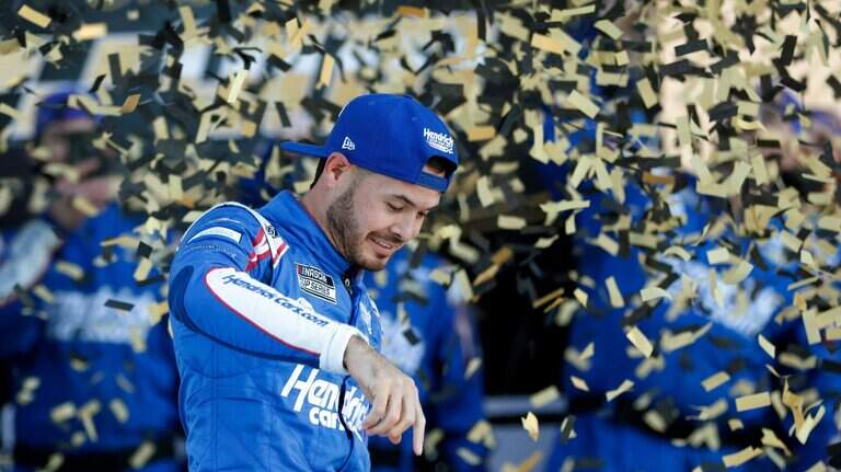 Kyle Larson unstoppable again in NASCAR’s Hollywood Casino 400 playoff race at Kansas