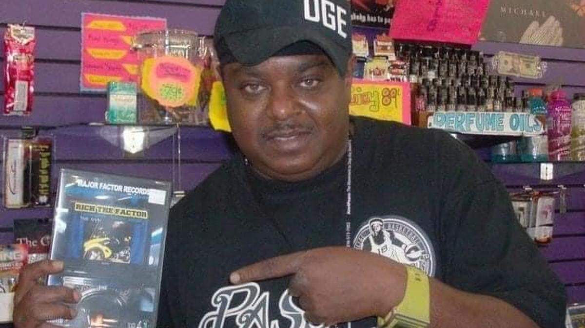 Greg Nave, manager of 7th Heaven’s music department, died at 56.