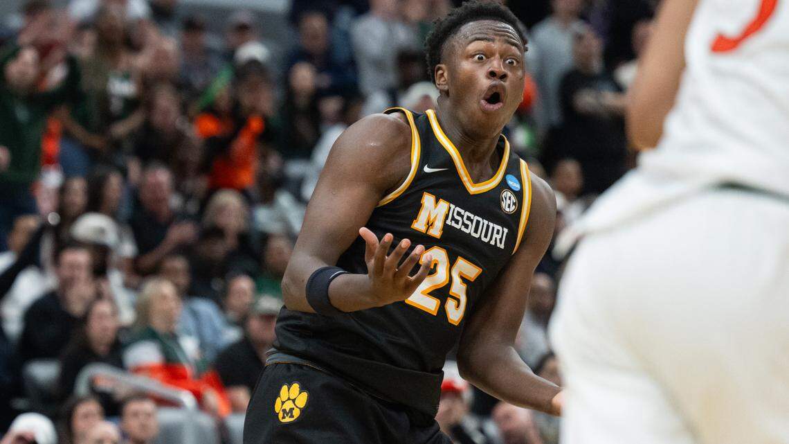 A day in the life taking photos of a March Madness game in St. Louis