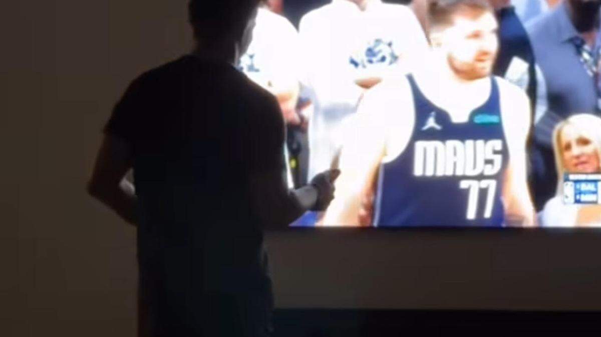 Patrick Mahomes was glued to his television while watching the Mavericks-Timberwolves game.