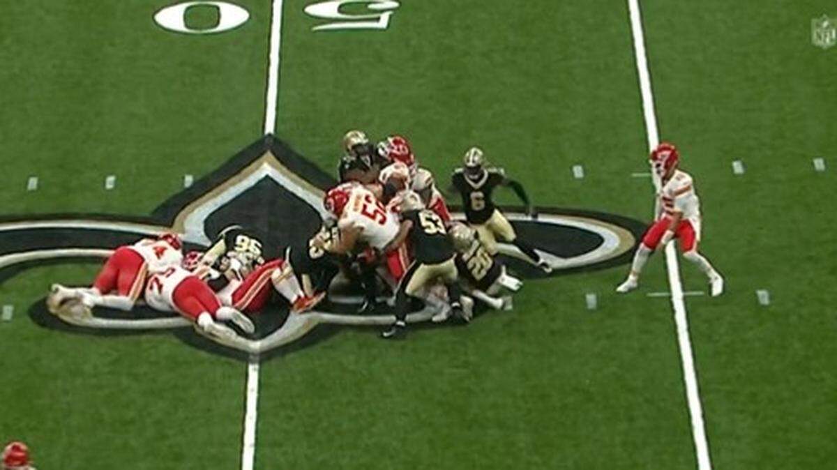 The Chiefs failed to get a first down on fourth-and-short on their first preseason drive.