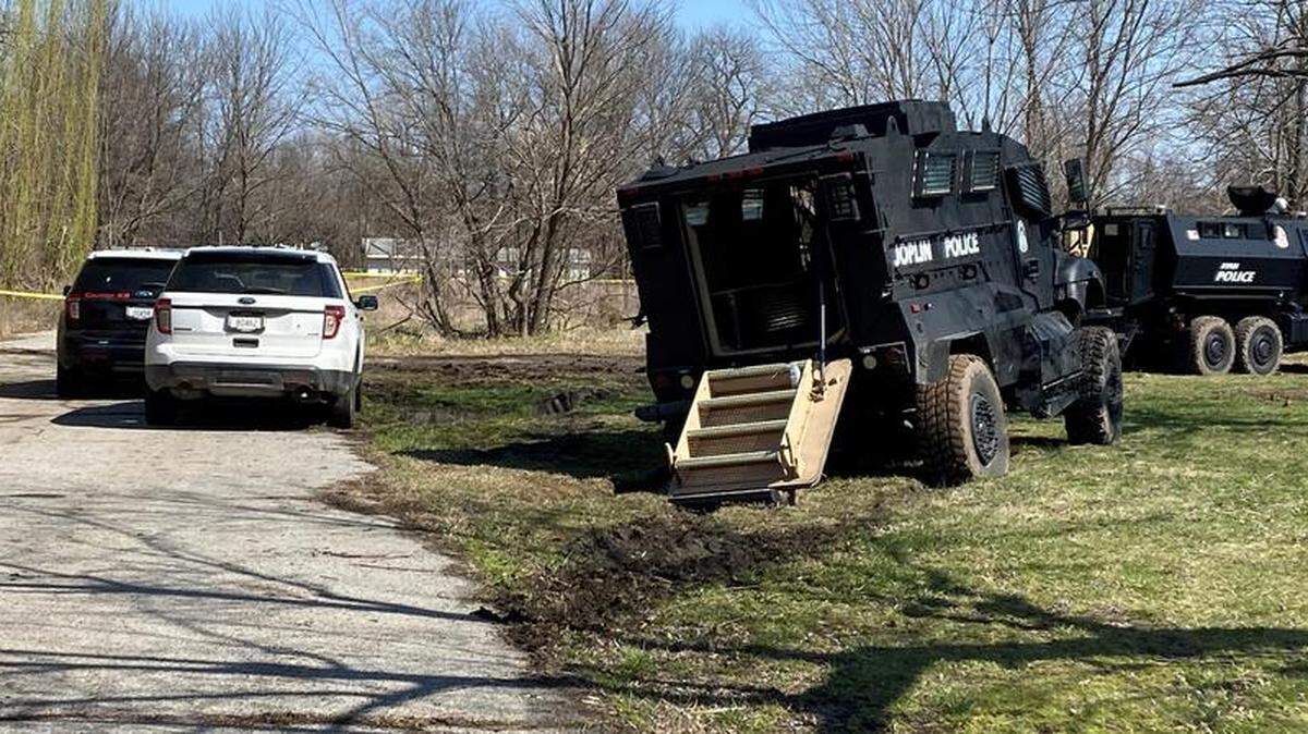 A suspected gunman, the mother of his child and their 2-year-old daughter were killed Saturday in Baxter Springs, Kansas during a hostage situation with police.