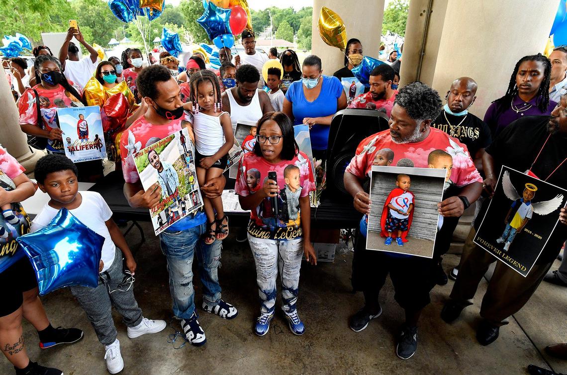 Before a balloon release, Charron Powell, the mother of LeGend M. Taliferro, spoke to the crowd Wednesday at the bandstand in Swope Park. Taliferro, 4, was Kansas City’s youngest homicide victim this year.