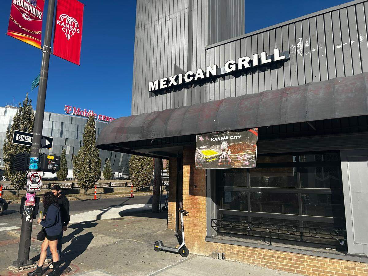 A new sign is up for Jalapeno’s Mexican Grill at 1501 Grand Blvd.