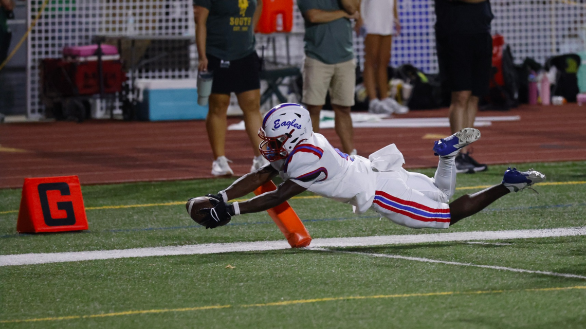 See which high school football teams were victorious this week: scores around KC