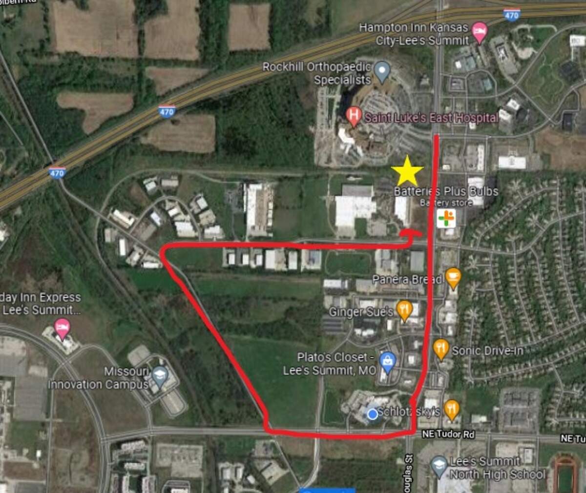 Lee’s Summit police are advising those traveling to the Kansas City area’s first Whataburger to take a temporary route meant to alleviate traffic jams.