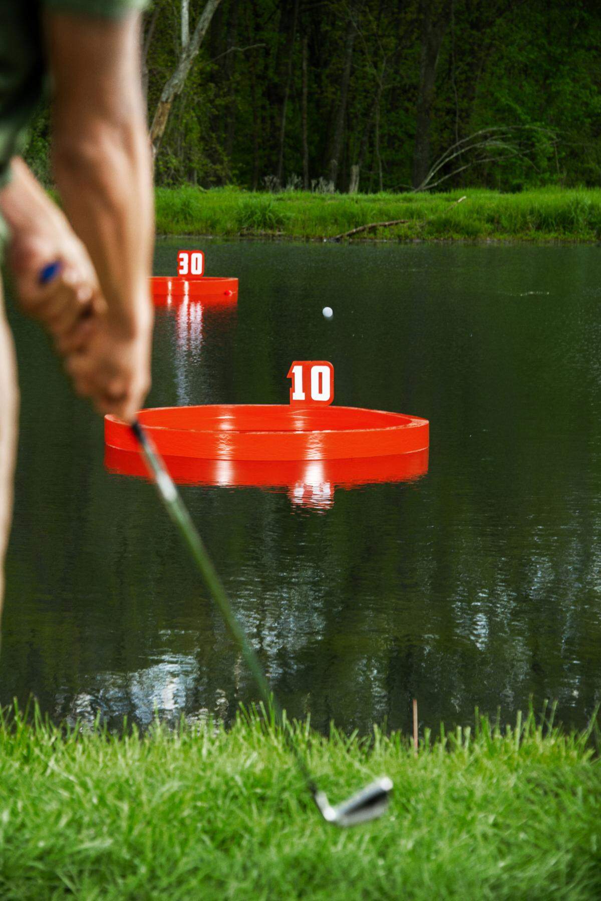He can play great golf, too.