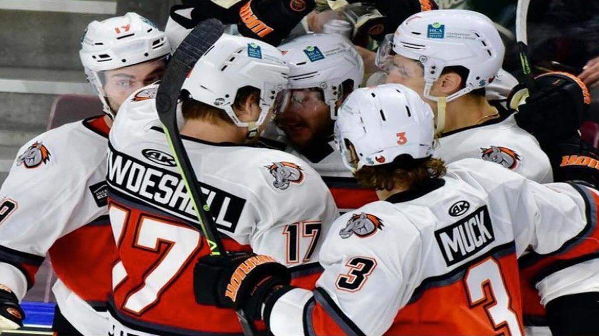 The KC Mavericks stole the show on Friday night in Allen, Texas, beating the Allen Americans 2-1 at the Credit Union of Texas Event Center.