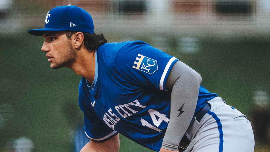 Kansas City Royals top prospect Jac Caglianone fields his position at first base during the club’s MLB Spring Breakout Game against the Arizona Diamondbacks on March 14, 2025 at Salt River Field at Talking Stick in Scottsdale, Arizona.