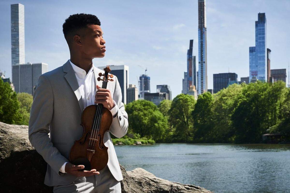 Violinist Randall Goosby, 23, will perform in a free concert as part of the Harriman-Jewell Series’ Discovery series.      