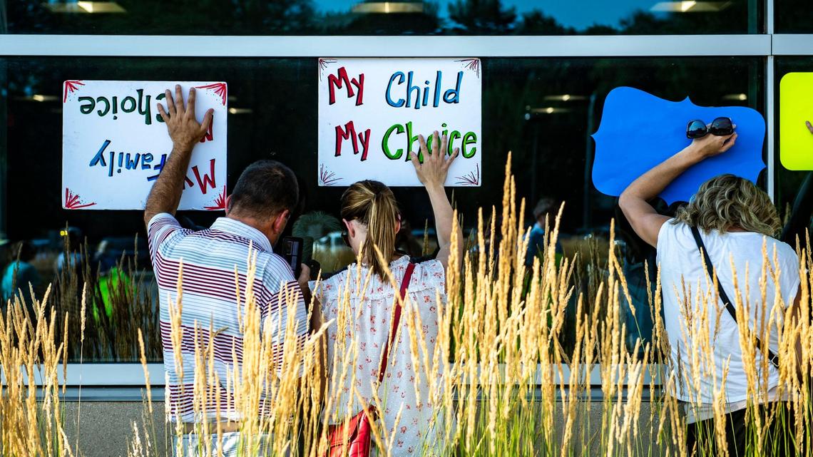 443 kids don’t have to wear masks in Johnson County district that lets parents decide