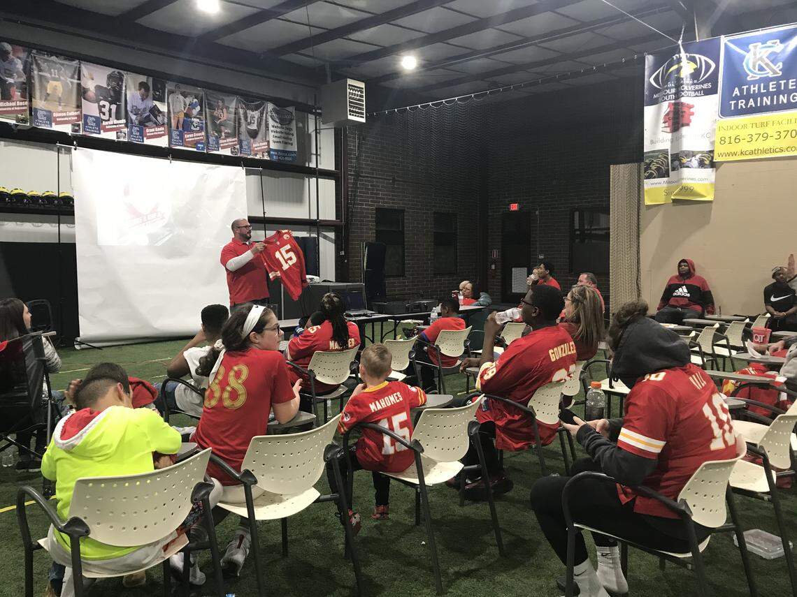 At halftime, the Missouri Wolverines youth football club held a drawing for a signed Patrick Mahomes jersey.