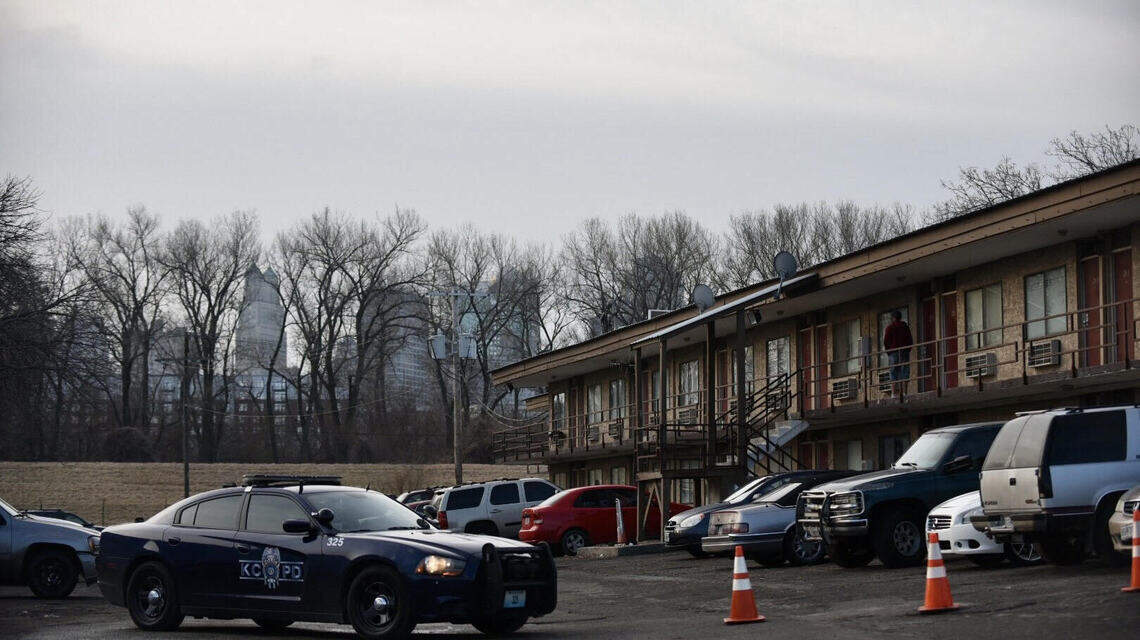 Police investigate homicide Sunday at Kansas City apartment | Kansas ...