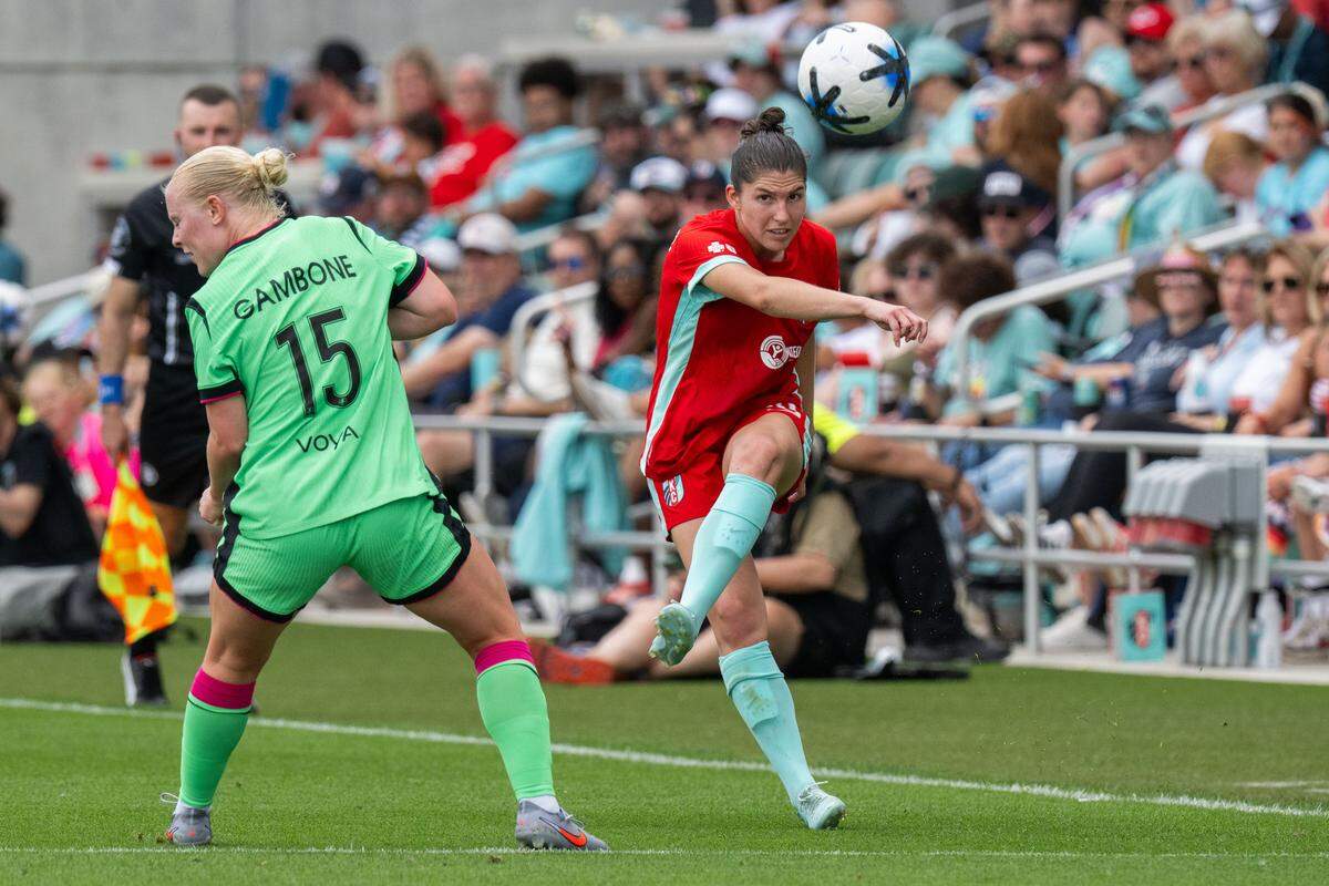 Kansas City Current defender Izzy Rodriguez (18) sends a ball downfield during the Current’s match vs. Boston Legacy FC on Saturday, May 30, 2026, at CPKC Stadium.