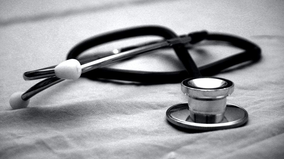 A nurse in Michigan has had her license revoked after a 3-year-old patient in her care died as she was on meth, Michigan authorities say.
