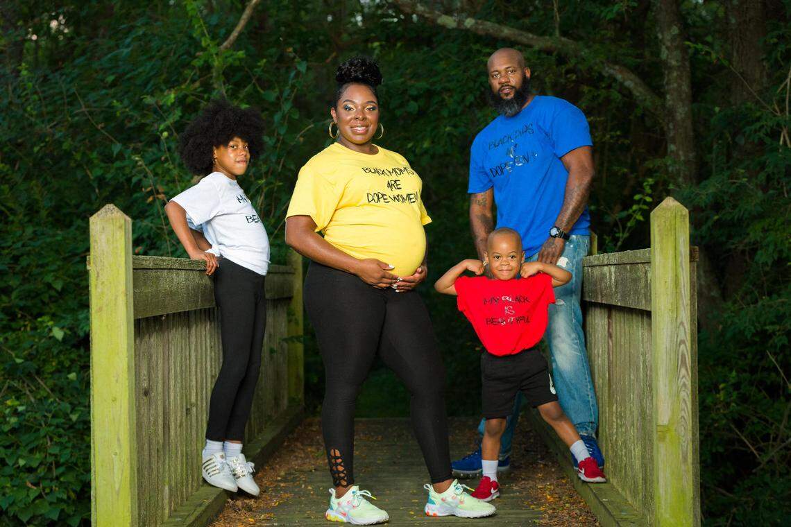 Gary Taylor with his girlfriend, Rashouna Harris, and his children.