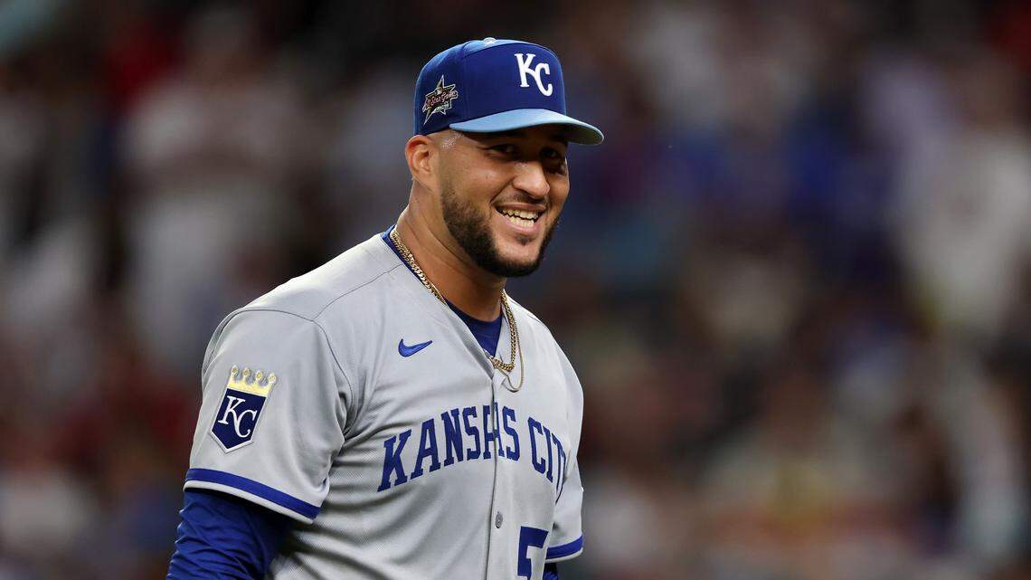 Royals considering bullpen change. Will Carlos Estévez keep role as closer?