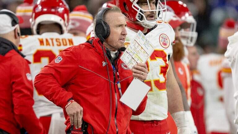Kansas City Chiefs announce contract extension for defensive coordinator Spagnuolo