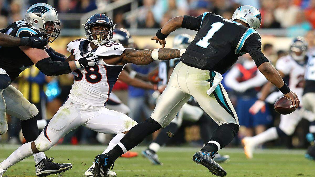 Carolina Panthers quarterback Cam Newton (1) tries to avoid a sack attempt by Denver Broncos linebacker Von Miller (58) during Super Bowl 50, Sunday, Jan. 7, 2016 in Santa Clara, Calif. 