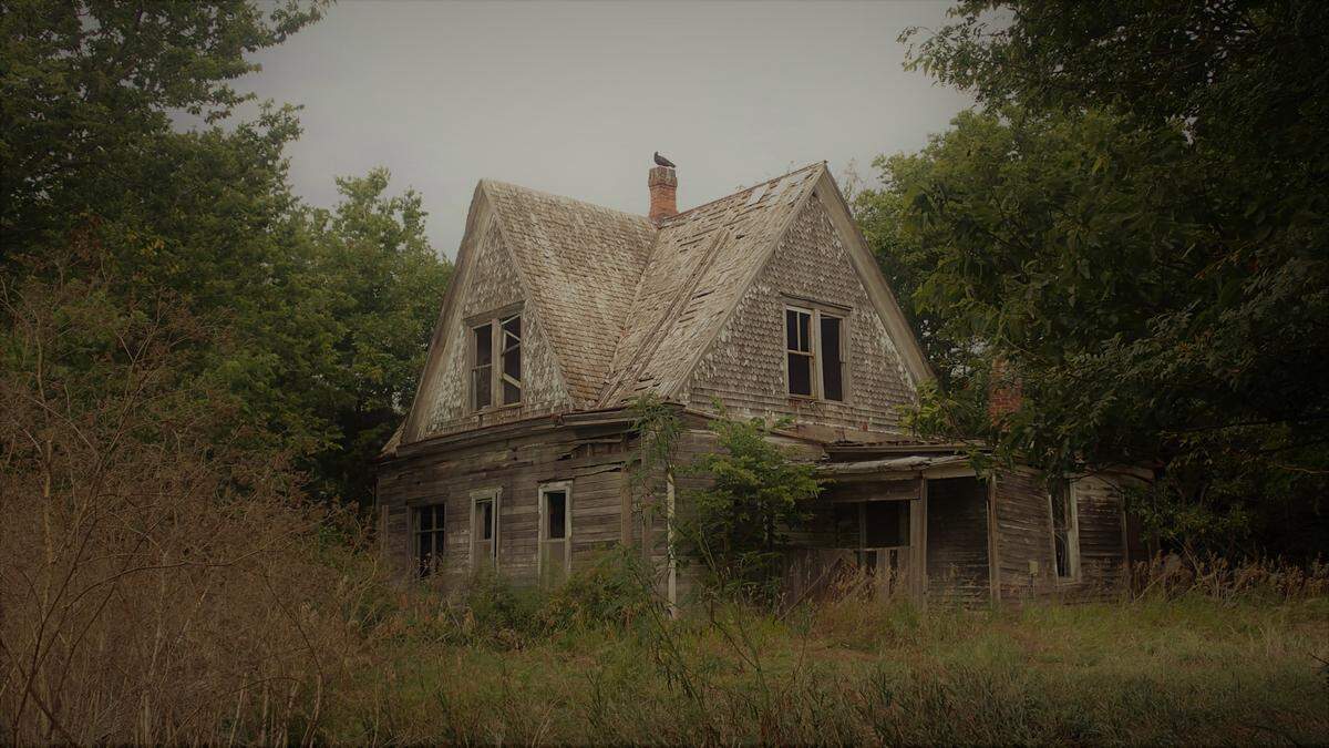 “Located Near Green KS, this is a photo I took of a house that built in 1903. Places like KS offer gems like this on country road trips that people would look to see in movies or magazine,” said Kevin Mohammed.
