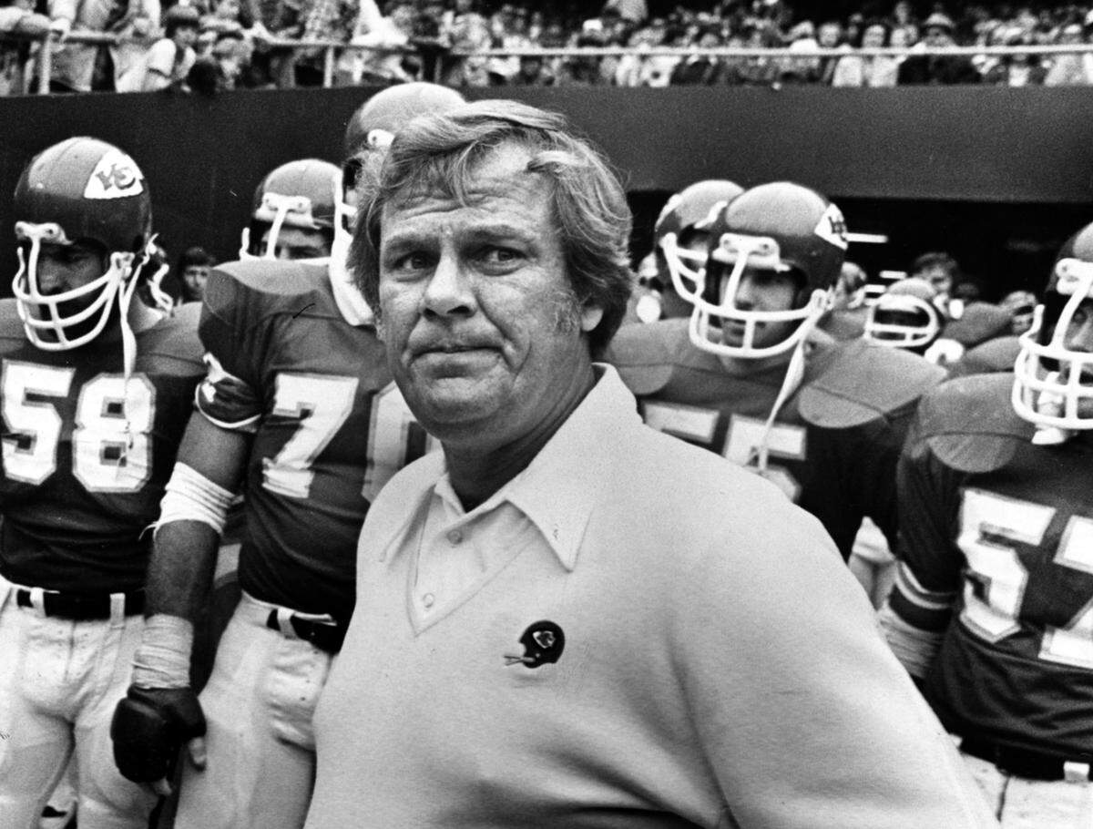 Tom Bettis served as interim coach of the Chiefs in 1977 after the firing of Paul Wiggin. In seven games as head coach, Bettis compiled a 1–6 record, ending a 12-year stint as a coach of the Chiefs. He returned in 1988 to be the defensive backs coach of the Chiefs.