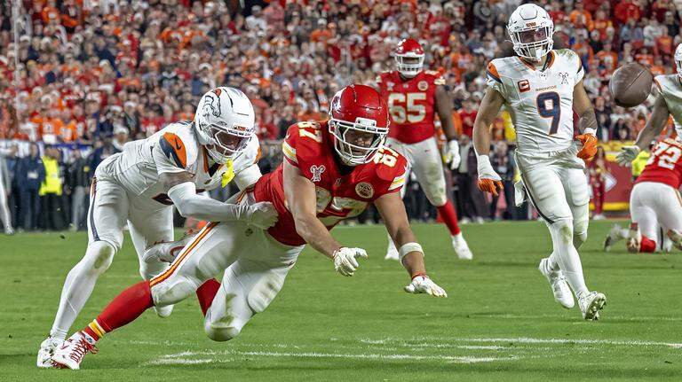 Chiefs’ opening-game opponent and kickoff time are known. We now have a site