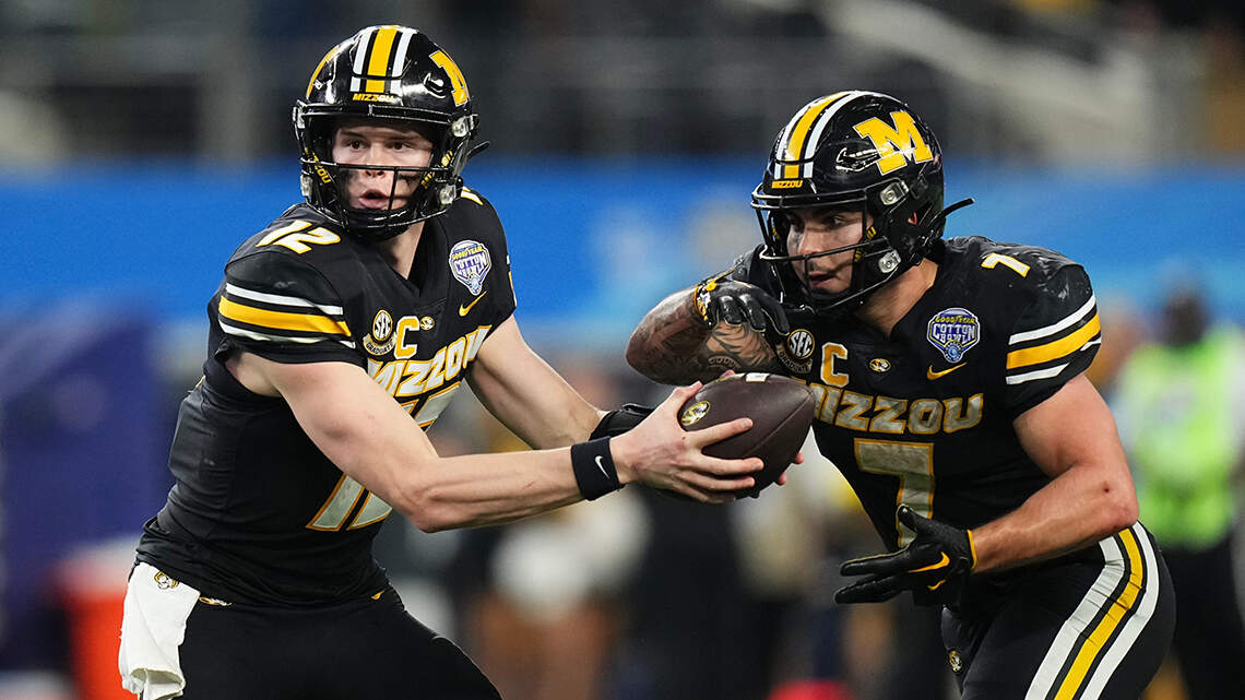 Should paid college players be allowed to play in bowls? Debate on fairness arises | Opinion