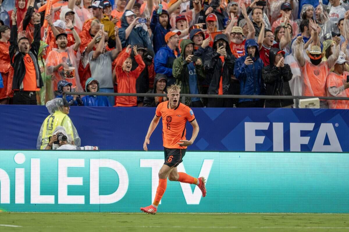Netherlands defender Jan Paul van Hecke (6) celebrates after scoring a goal during the second half of a FIFA World Cup group-stage soccer match against Tunisia at Kansas City Stadium on Thursday, June 25, 2026, in Kansas City.