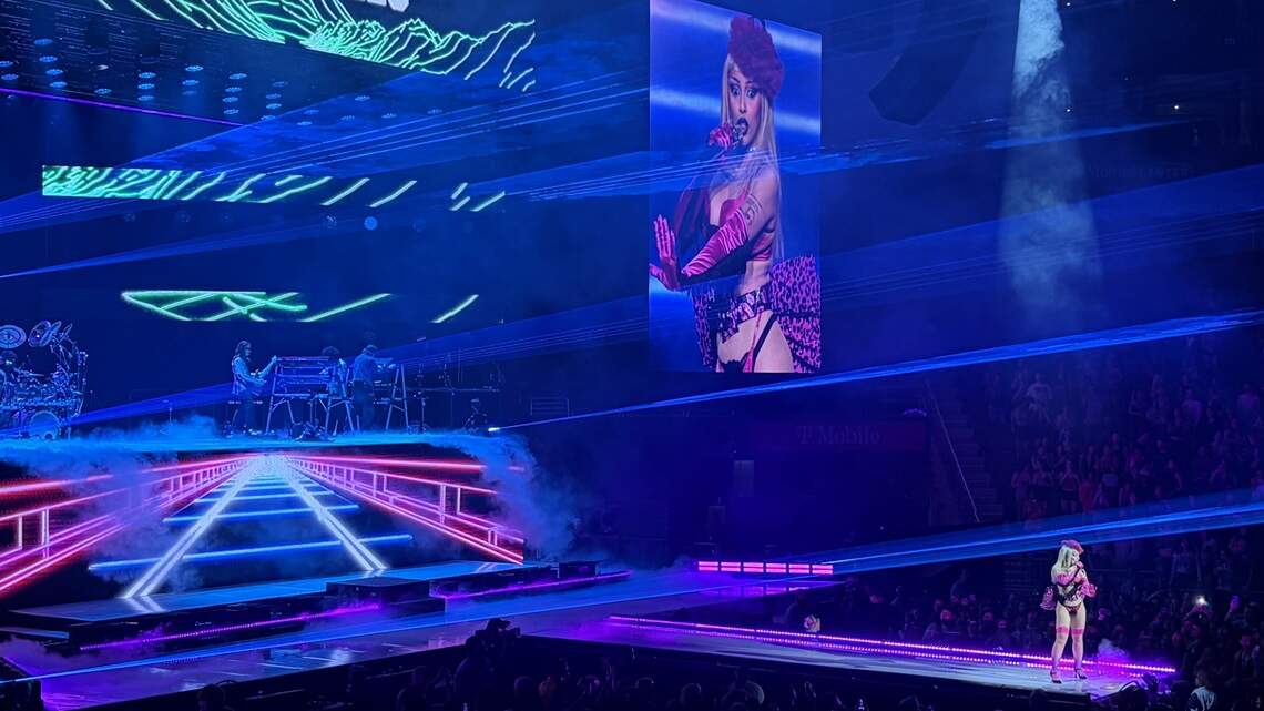 Rapper and superstar Doja Cat shines in her first-ever concert in Kansas City