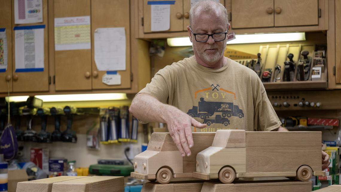 With donated wood & volunteer elves, he crafts ‘coolest gifts’ for KC-area kids