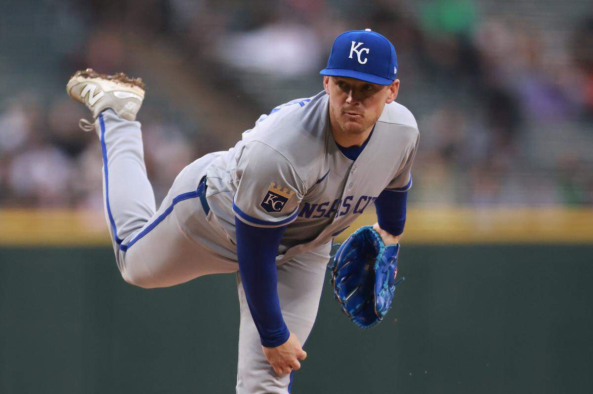 CHICAGO, ILLINOIS - MAY 12: Stephen Kolek #32 of the Kansas City Royals pitches during the second inning against the Chicago White Sox at Rate Field on May 12, 2026 in Chicago, Illinois. (Photo by Geoff Stellfox/Getty Images)