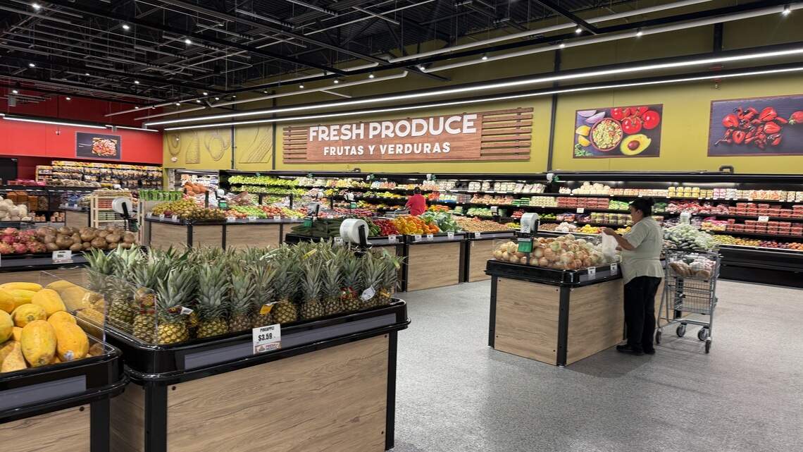 New Johnson County grocery store now open in this long-vacant space