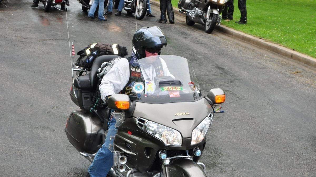 Bikes will go on a 100-mile ride from Lee’s Summit to Pleasant Hill to benefit Lee’s Summit Social Services.