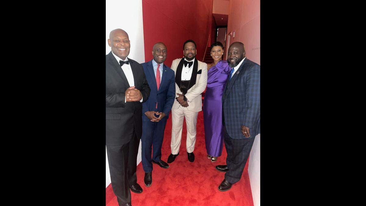 Black Kansas City elected officials helped Kansas City People’s Choice Awards founder Terrell Ray, center, pass out awards during Sunday’s ceremony. The officials are Kansas City, Kansas Mayor Tyrone Garner, left, Kansas City, Missouri, Mayor Quinton Lucas, left center, Jackson County Prosecutor Melesa Johnson, right center, and Wyandotte County District Attorney Mark Dupree.
