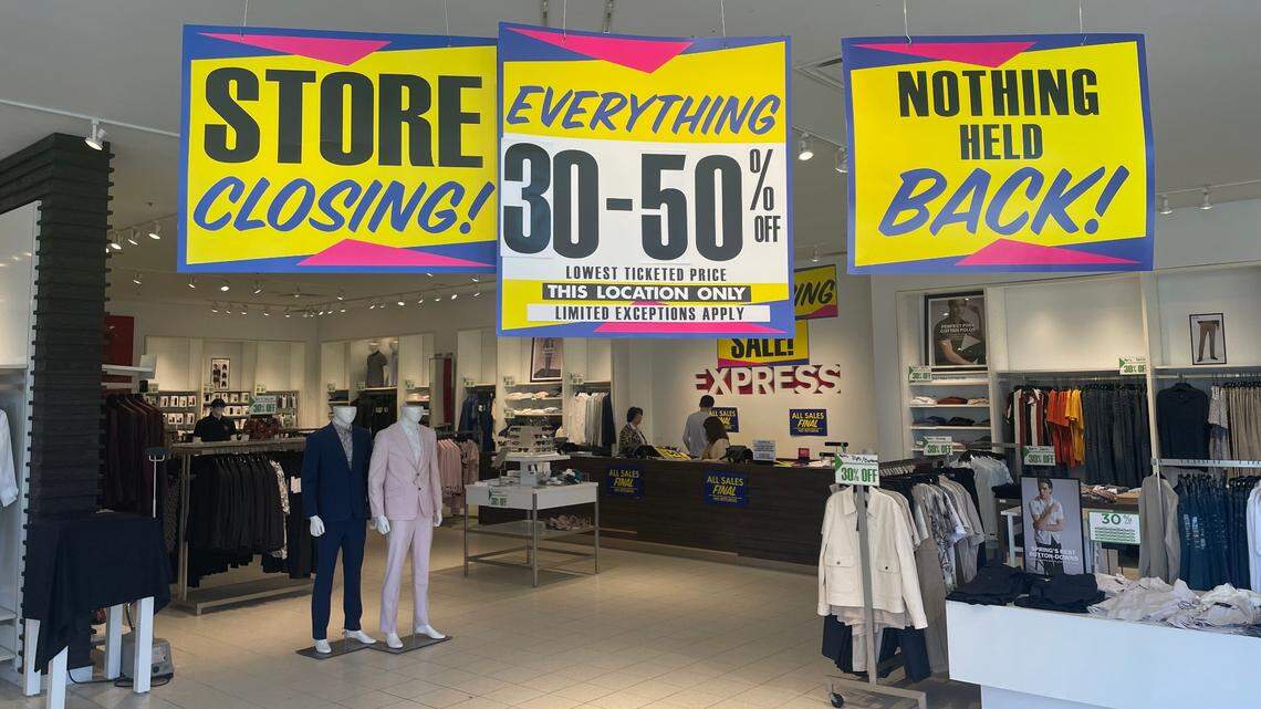 Express plans to close its Zona Rosa location this June.
