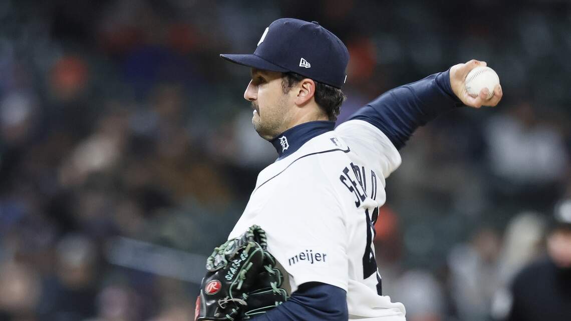 Kansas City Royals acquire veteran reliever in two-player trade with Blue Jays