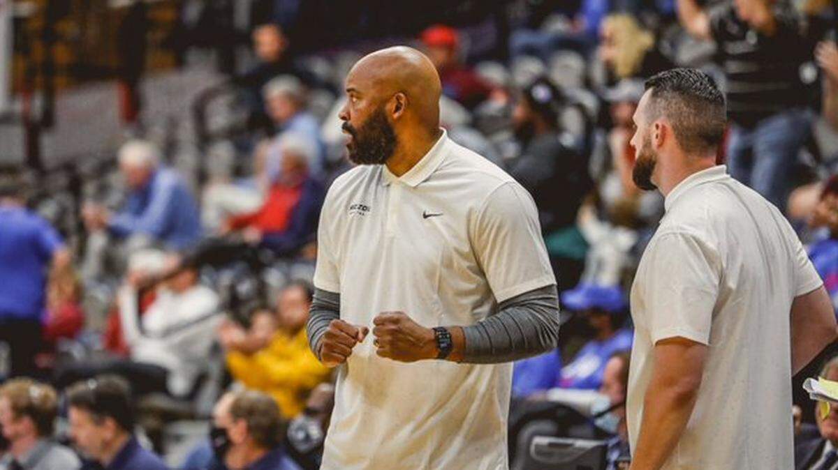 Coach Cuonzo Martin (left) led the Missouri Tigers men’s basketball team to a 80-75 overtime comeback victory over SMU in the Jacksonville Classic on Sunday, Nov. 21.