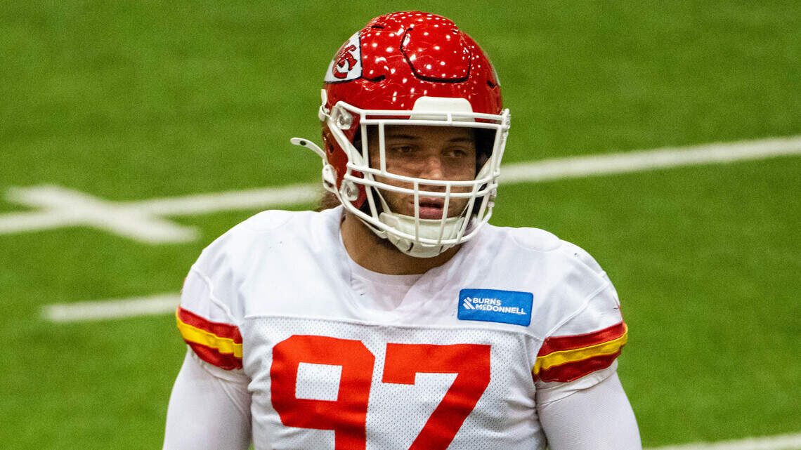 Chiefs’ Ashton Gillotte praised for helping fan in need after Sunday’s game