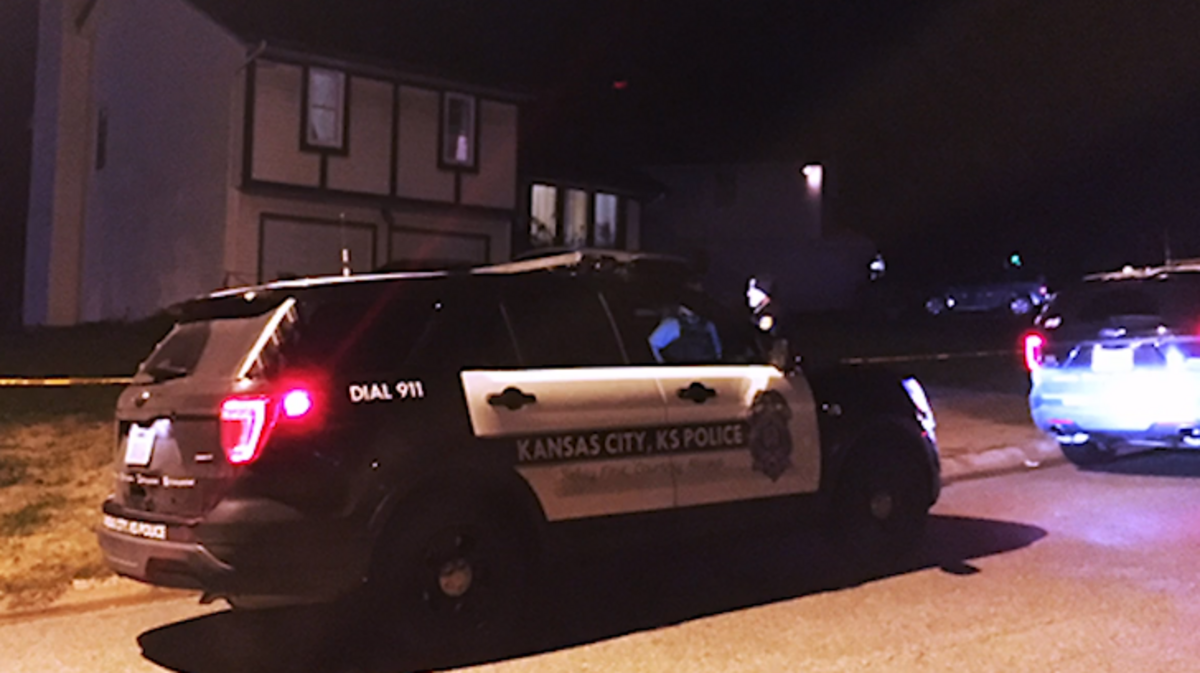 Juvenile killed, adult wounded in double shooting in KCK | Kansas City Star
