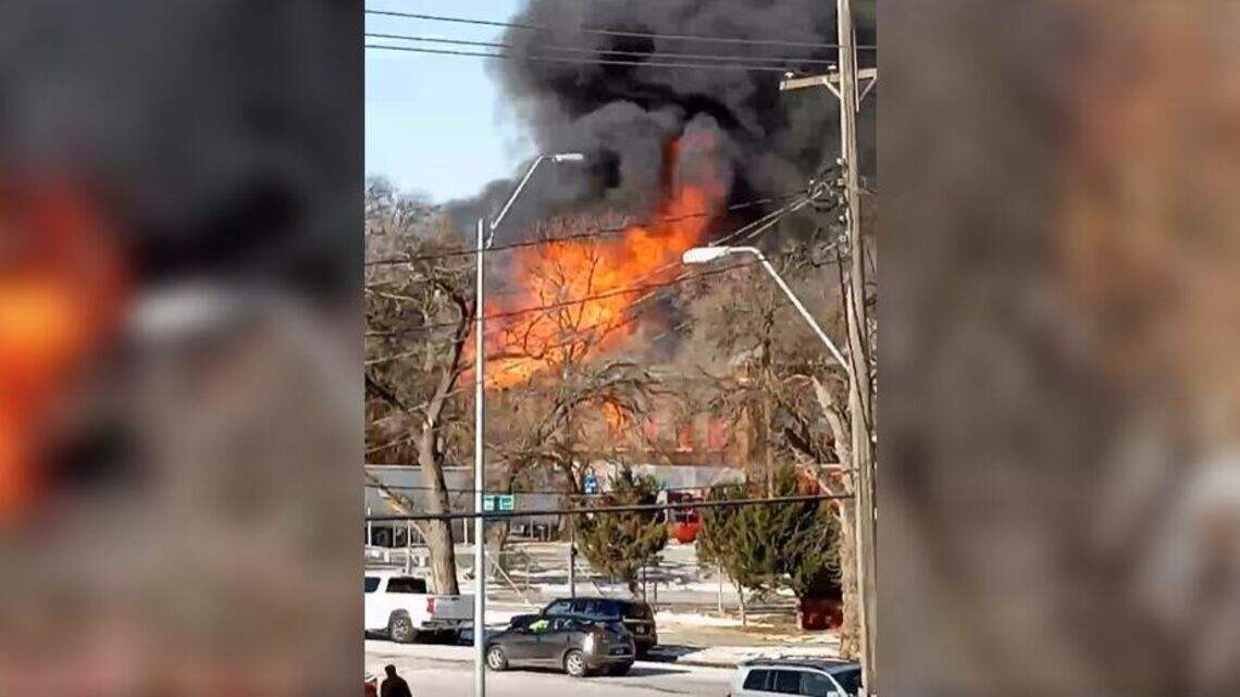 KCFD battles building blaze near downtown Kansas City | Kansas City Star