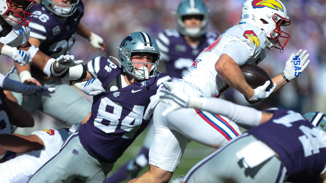 KU’s Bryson Hayes exhibits elite speed on 95-yard kickoff return against K-State